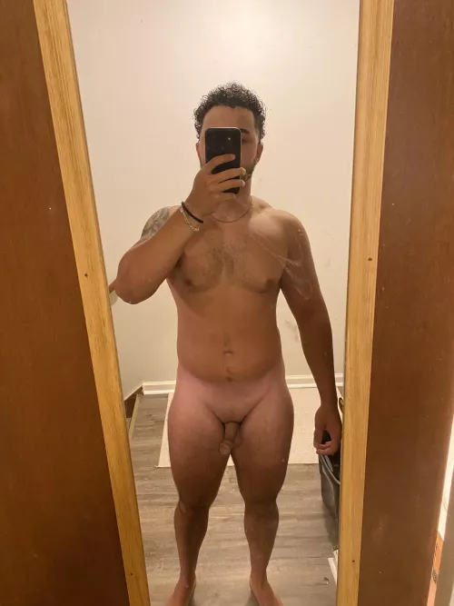 23M 210 6’0 never took a “normal nude” before 😅 share some karma if you’re feeling generous ☺️