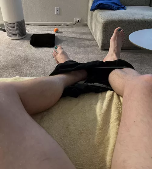 Be a good sub and lick my toes while I edge all night. 😏💦