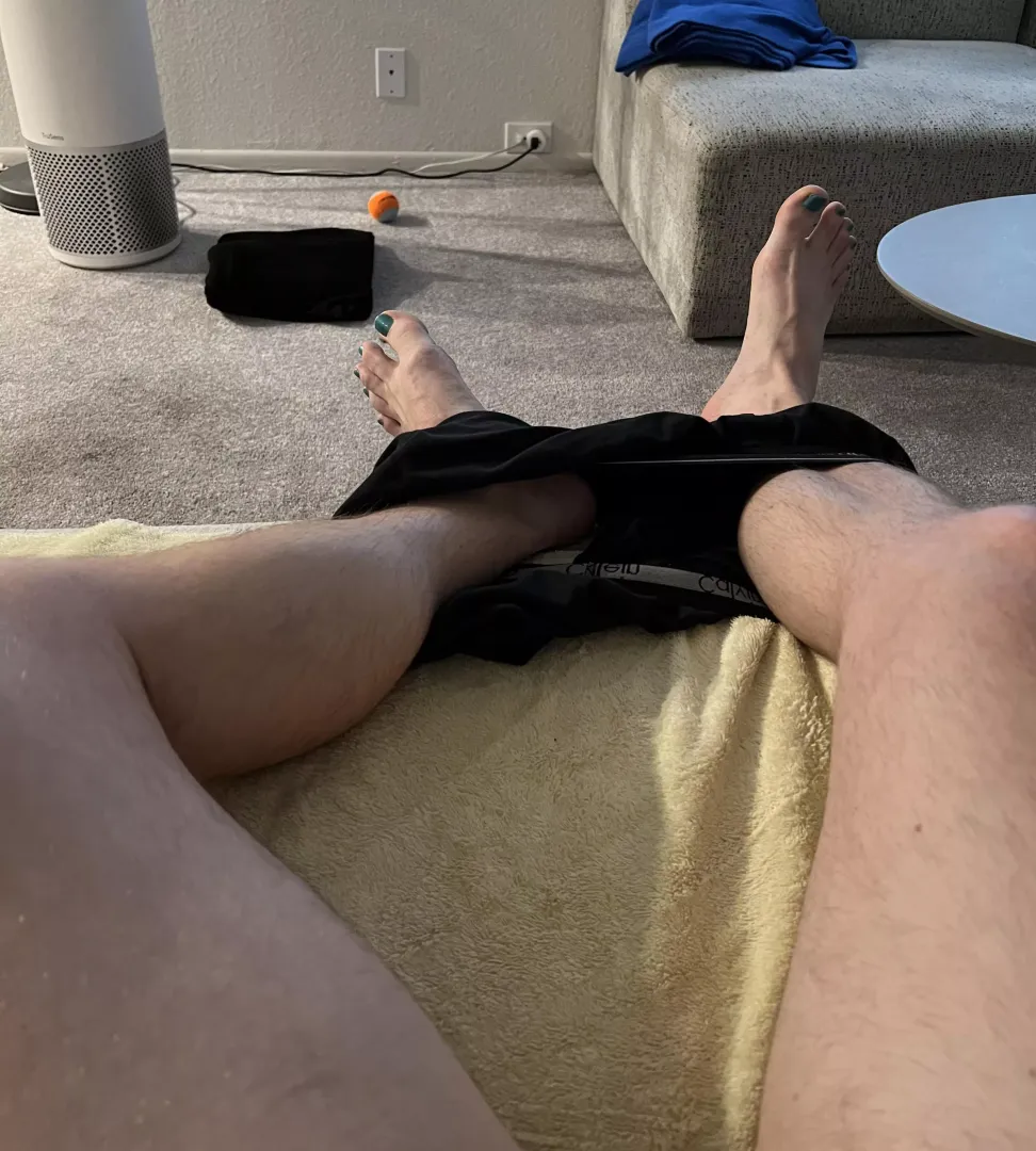 Be a good sub and lick my toes while I edge all night. 😏💦