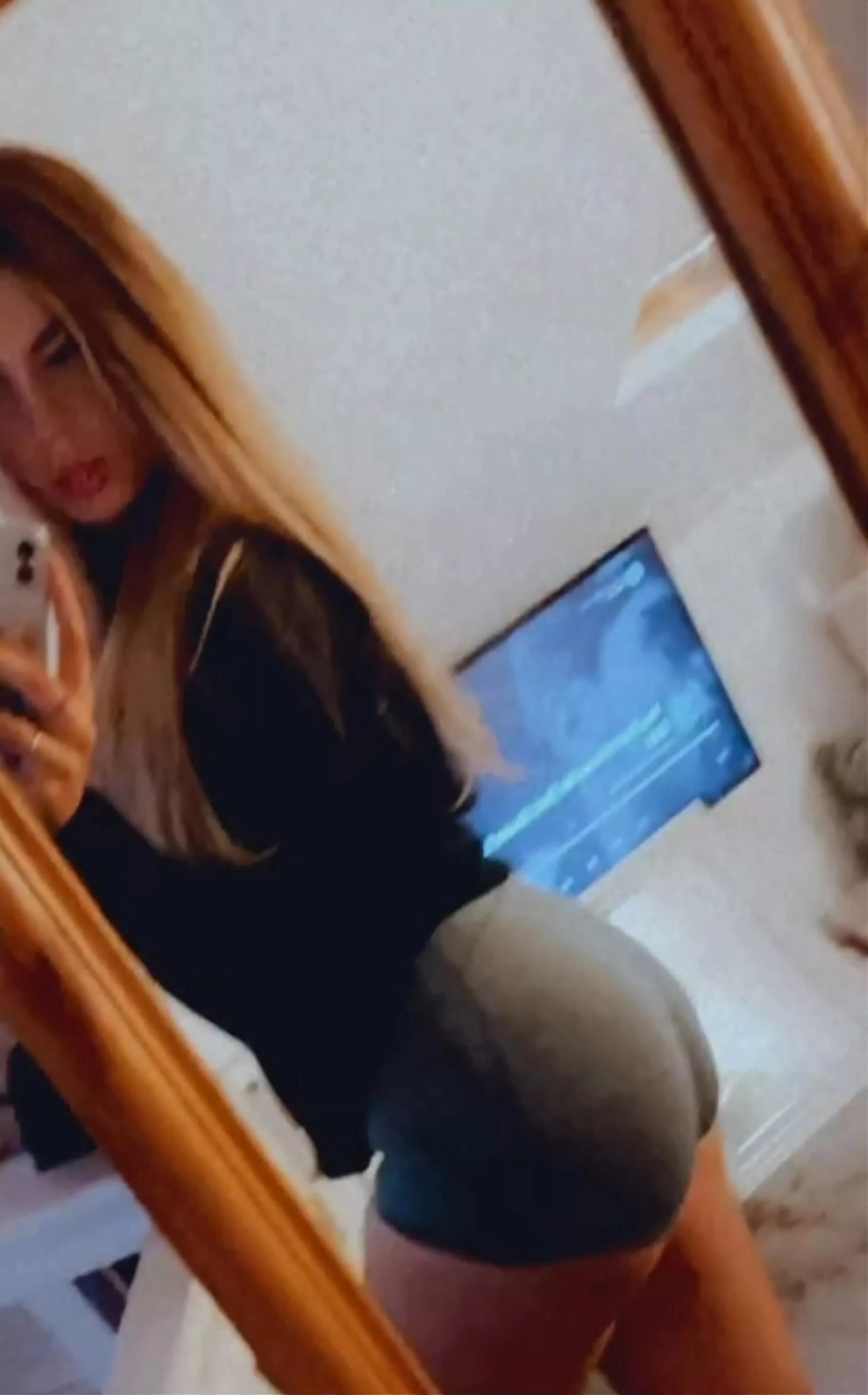 Do you like my new yoga shorts? 😜