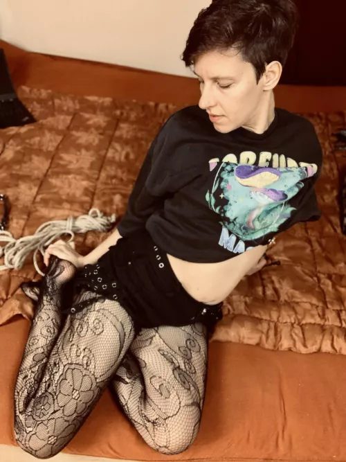 Do you wants to tie me up, please?