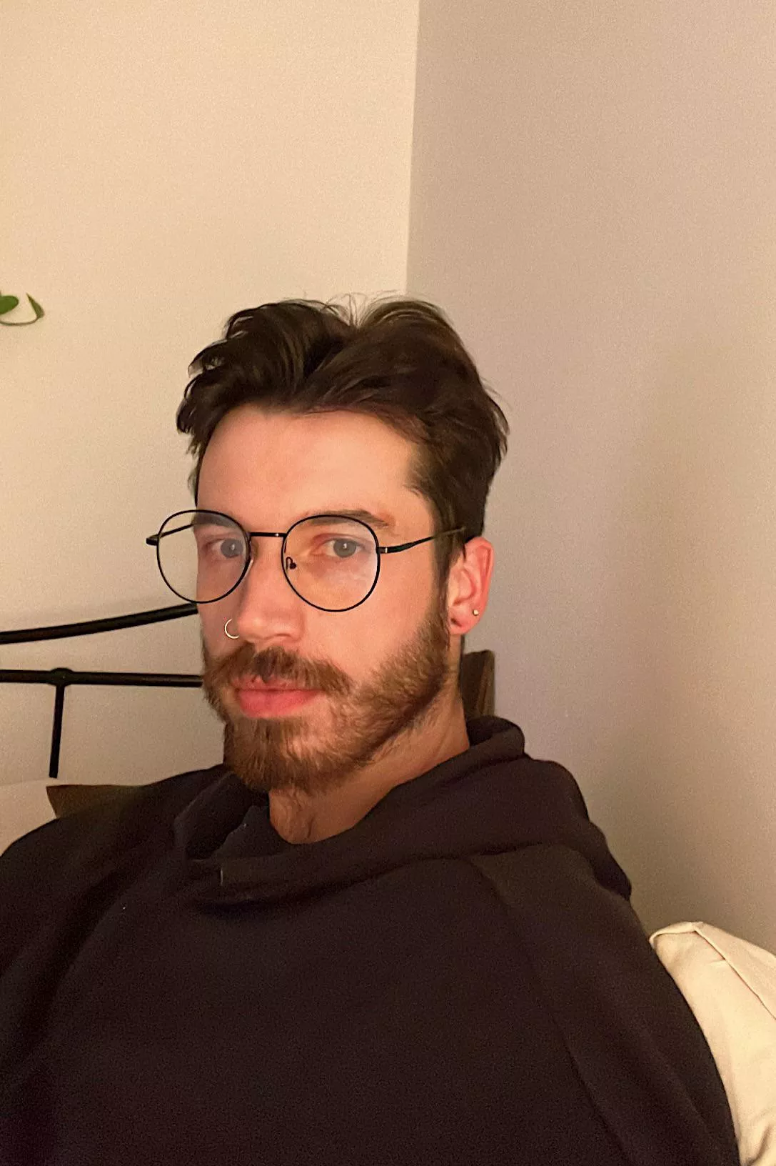 Found out the other day that I need glasses so I’ve been wearing my bluelight glasses to see what I’d look like 🤓