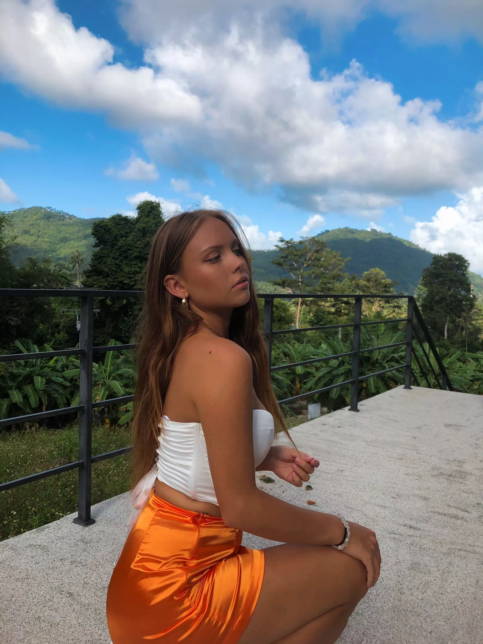 Guess What I'm Doing Here? 🍑 Check My FREE OnlyFans In Comments ✅