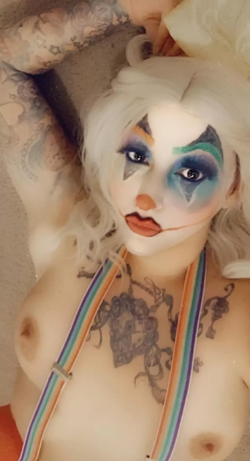Have a Honka-licious Friday lovers 💋🍭🌈💦🤡 Have a Honka-licious Friday lovers 💋🍭🌈💦🤡