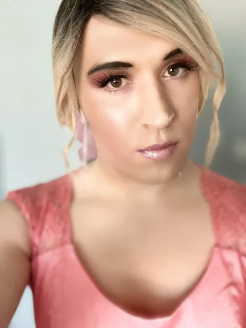 Hi im new here :) Can u rate me ?;) in comments :) And upvote if u like ❤️🎀