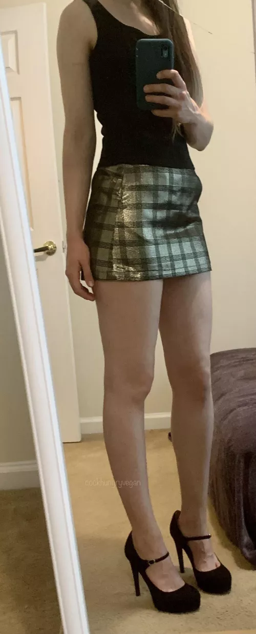 I bought my [f]irst ever pair of heels! 😍 these puppies put me over 6’ tall