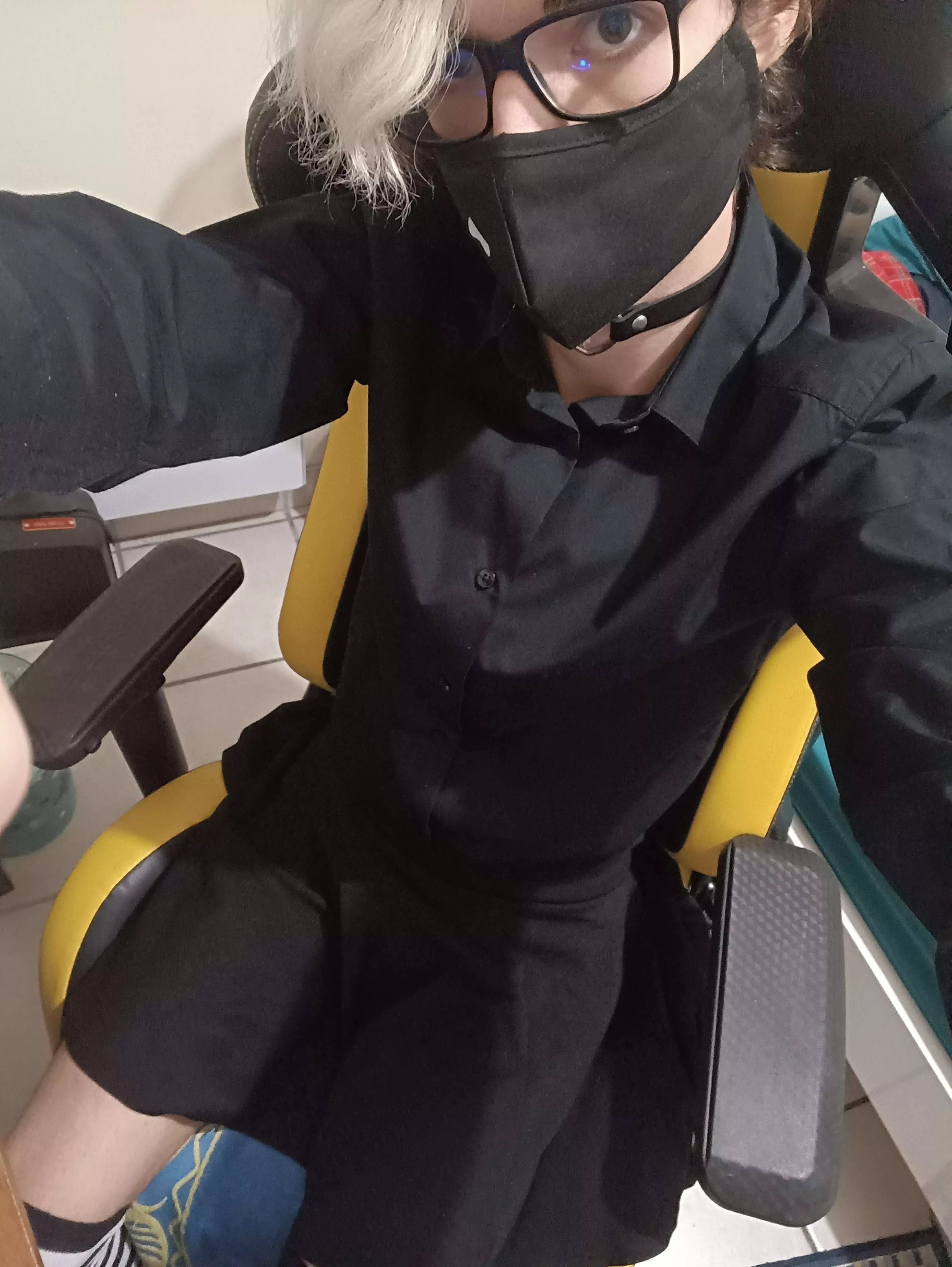 I have a job interview tonight so i got ready, thoughts on the outfit ? :3