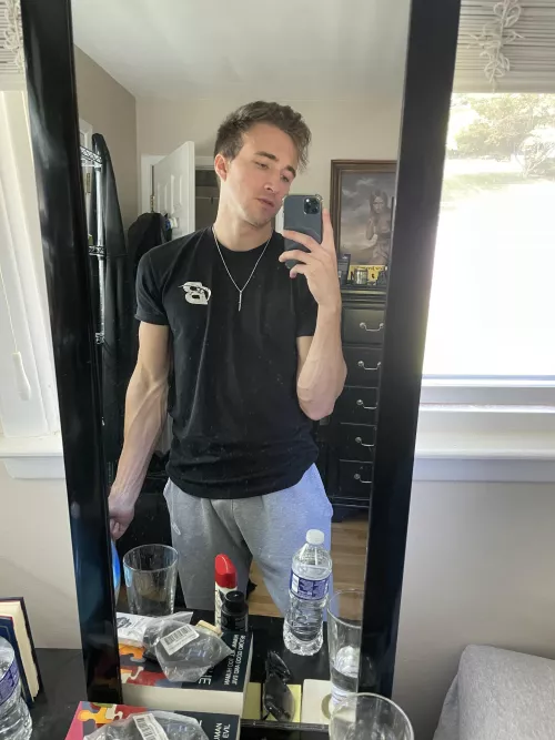 Just a mild post gym pic 💕😘 happy friday