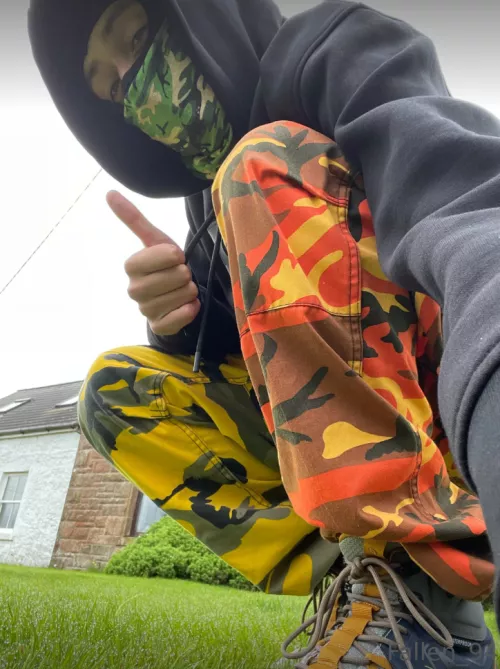 Just here to make friends, send me a message if you wanna talk