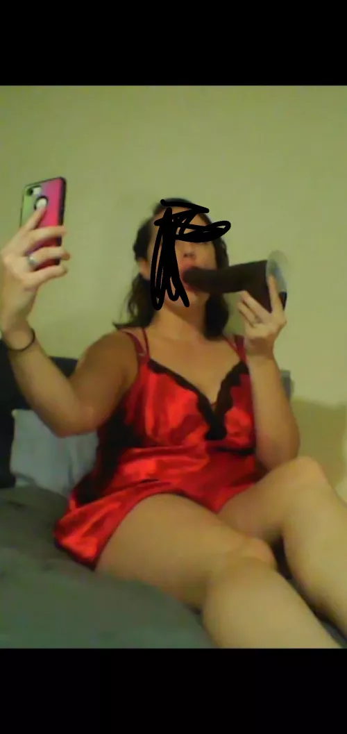 Lets trade our wifes playing a dildo! all types are welcome lingerie+ stocking/nylons +++ tele Cheekybounce