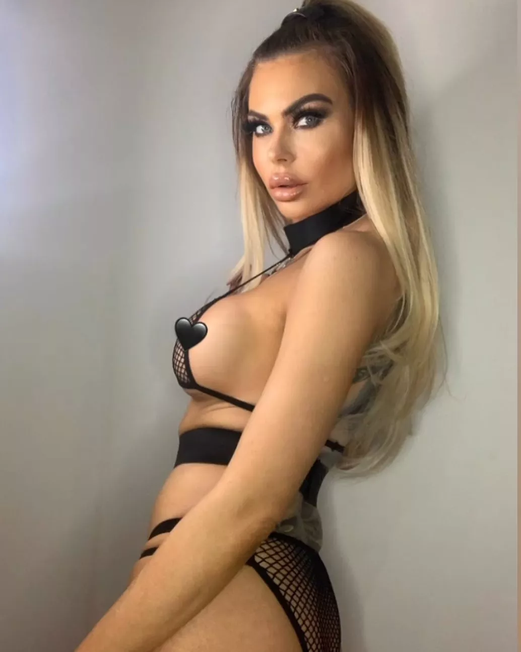 Life’s too short to deny yourself of the finer things in life - like good wine, amazing connections, and me