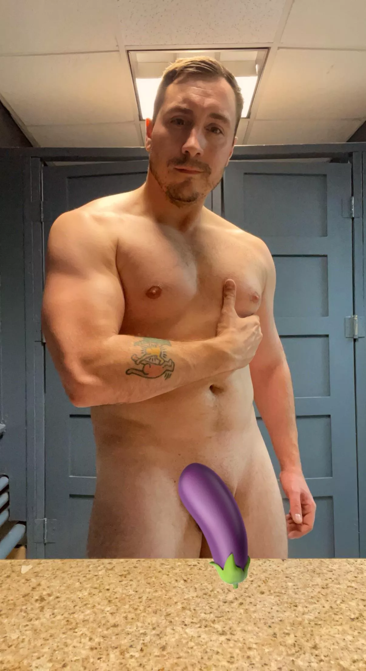 (M) Nothing like a full body workout to end the work week! 🥵