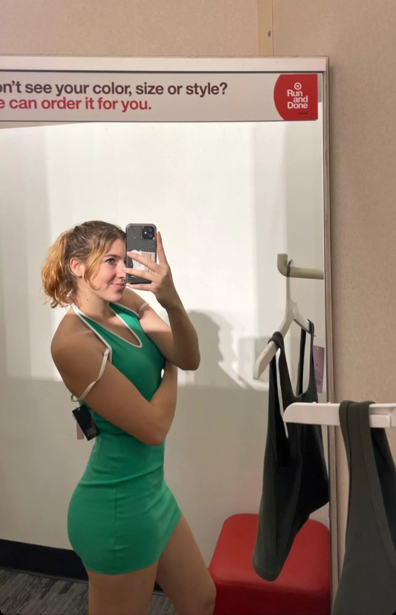 Tight green dress🥵