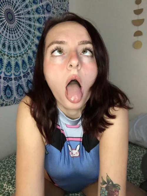 Would you jerk off to my nudes if I send you some right now?👀😇