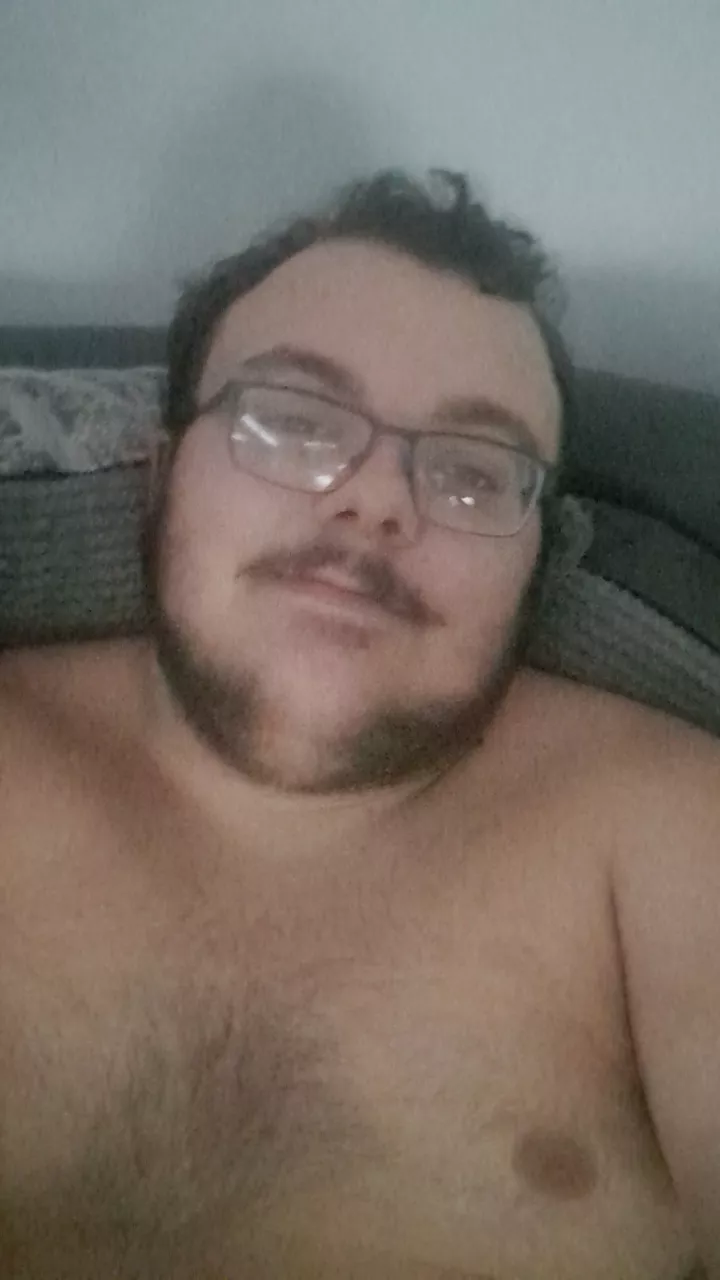 21 m gay chub vers. anyone wanna game with me :)