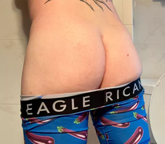 (48) Anybody like using an older ass?