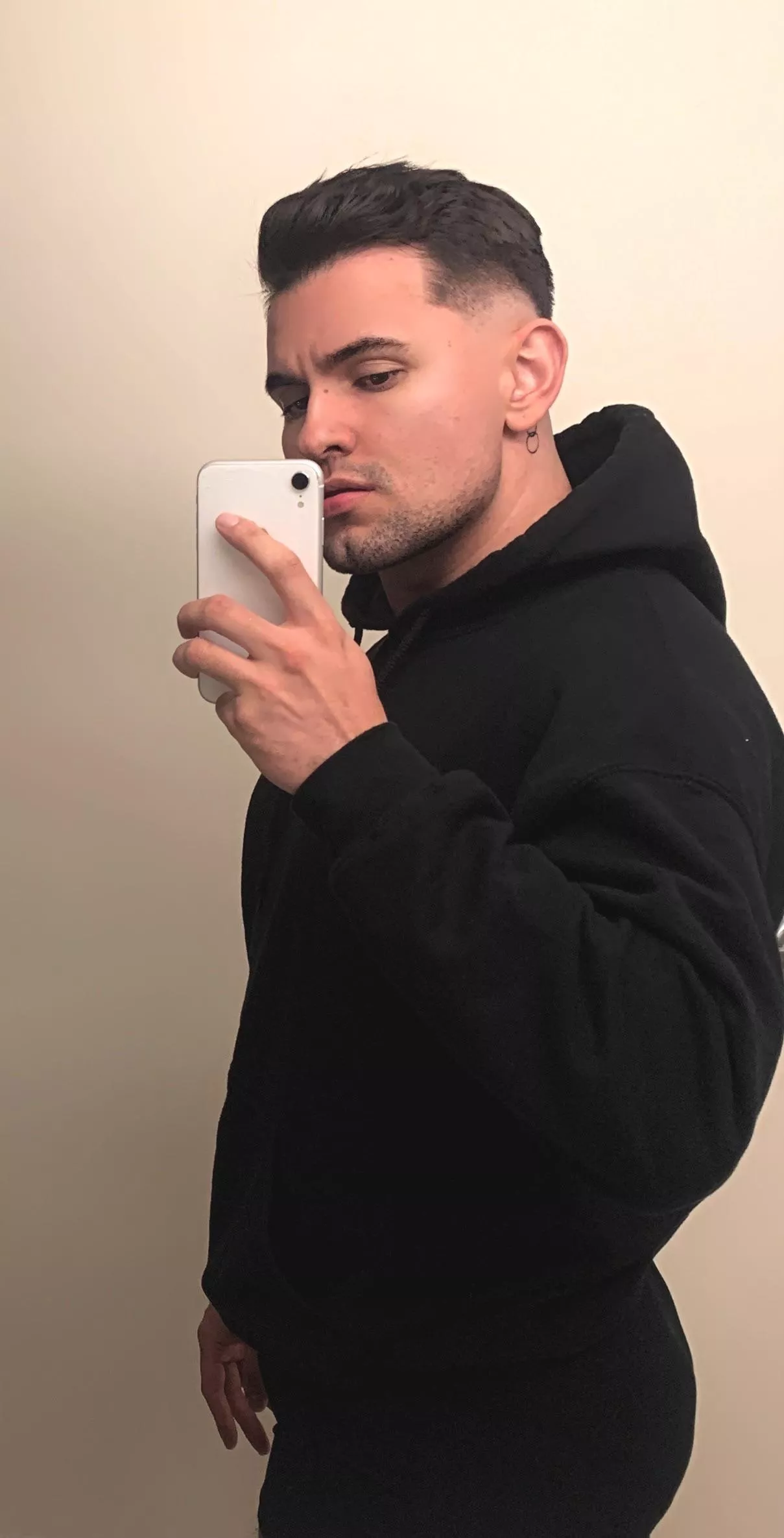 Anyone else love to stay in and play video games but has a hard time concentrating? 🥴