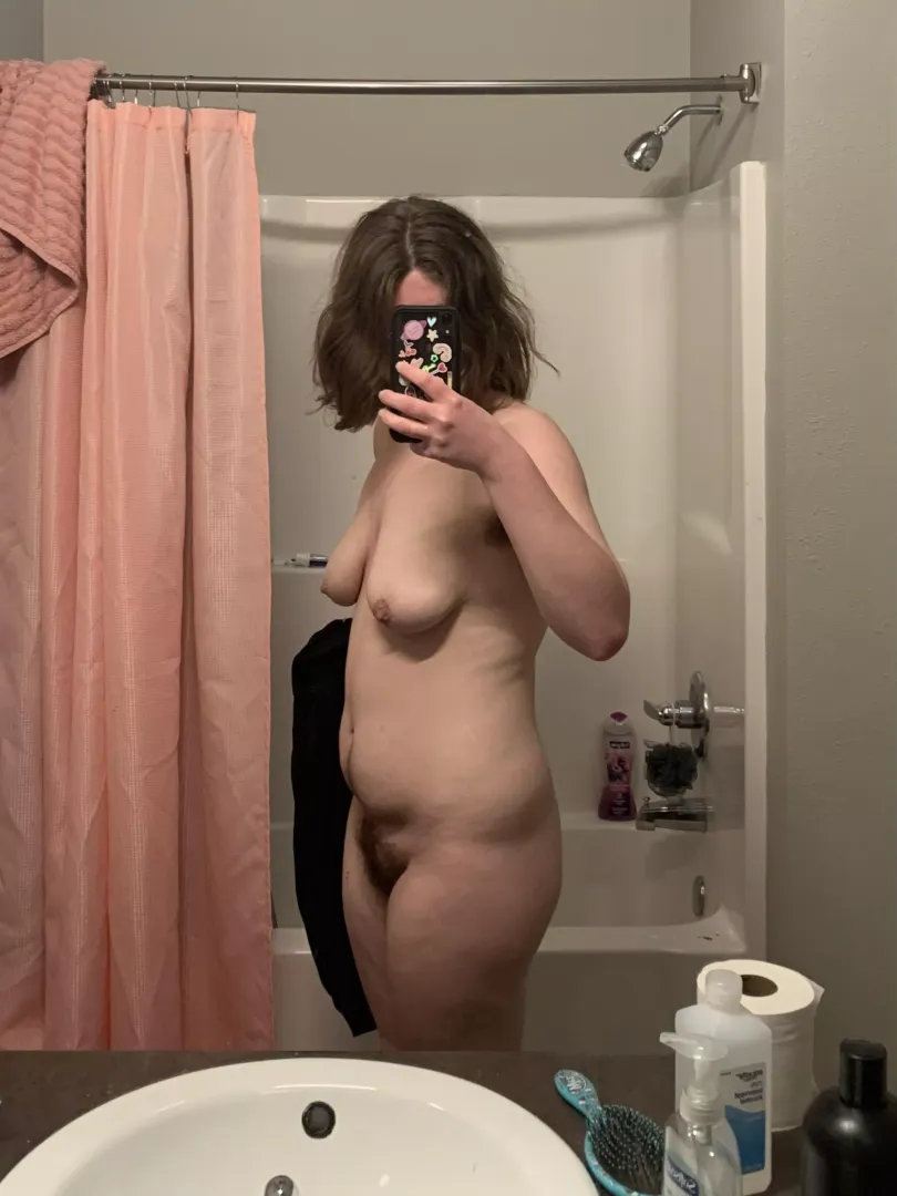 [F 20 5'6 170lbs] ive dropped around 10 lbs in a few months, but i literally look the exact same