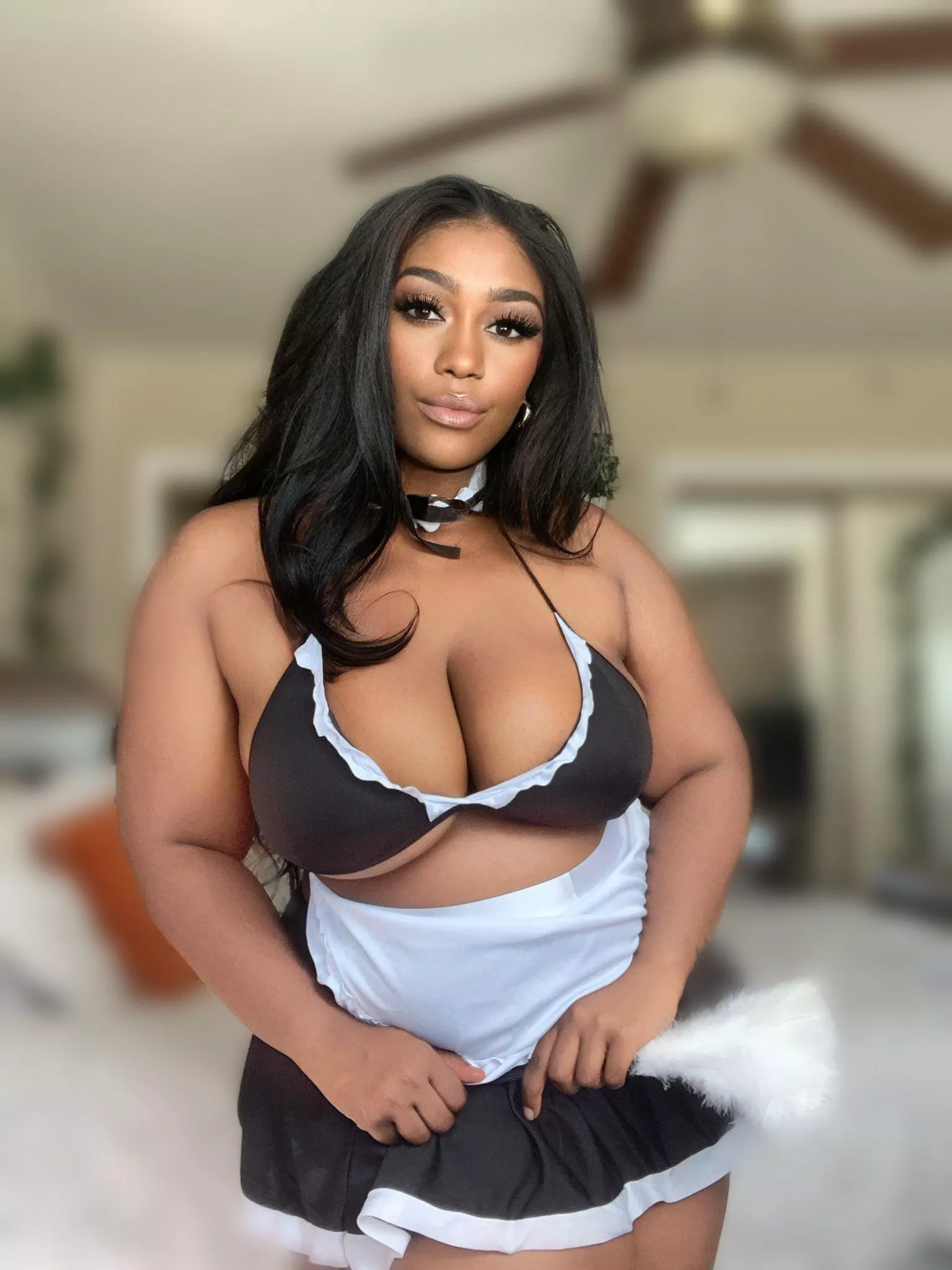 Halloween month is my fav!!🖤🖤👸🏾👸🏾