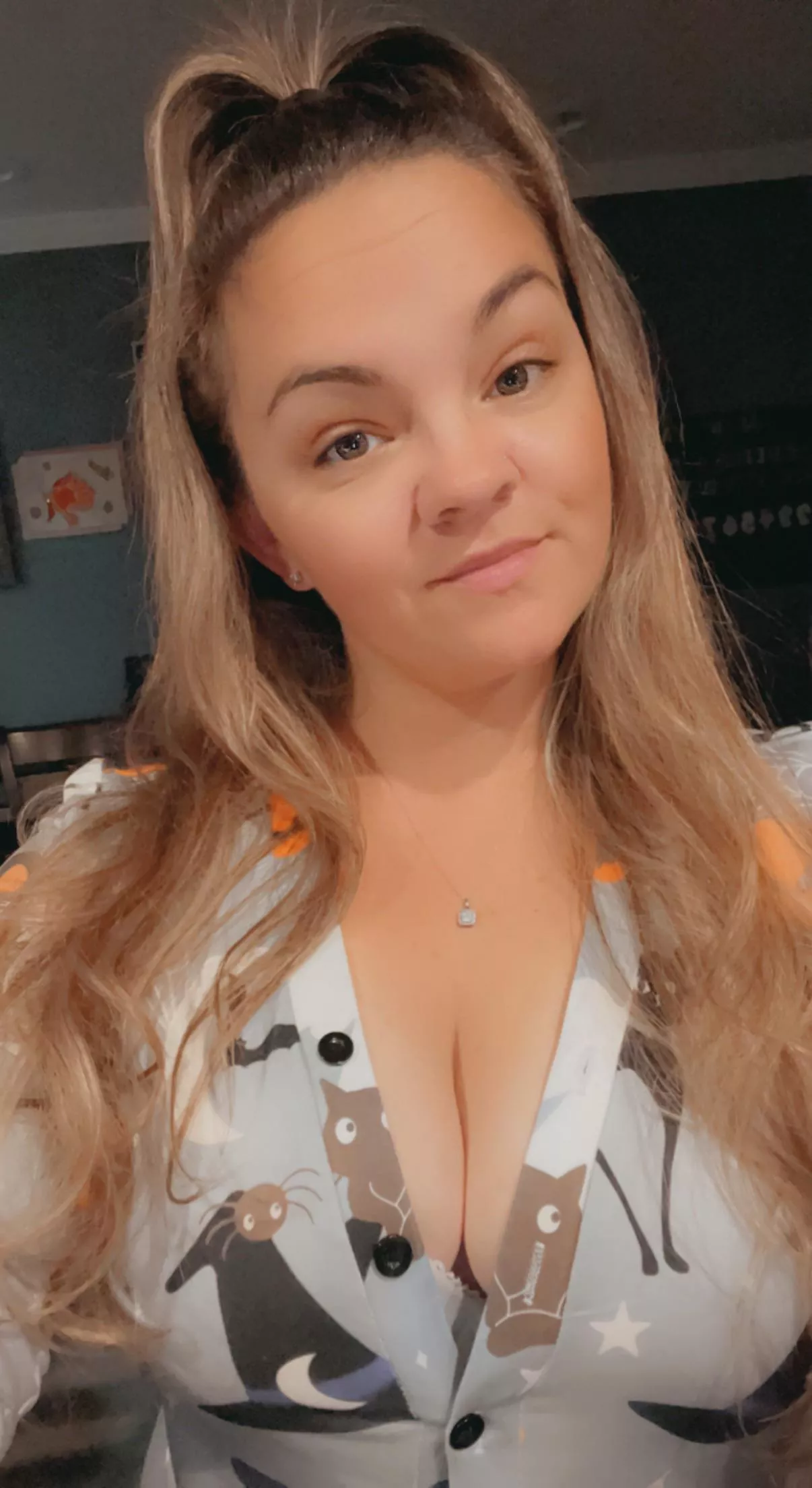 Happy Friday night! Ready for October 🎃🦇🕸️