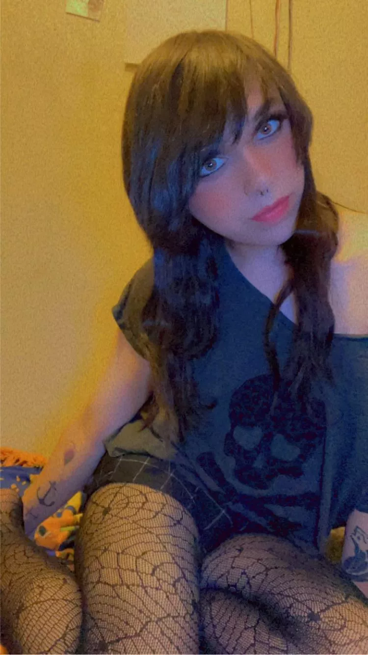 Here’s one more for Femboy Friday 🖤