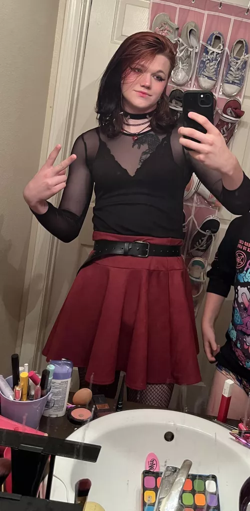 I think… I might be trans, what do y’all think of the look?