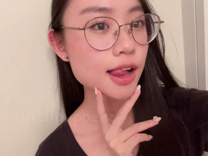 I wish my lips were wrapped around your dick right now 🥺