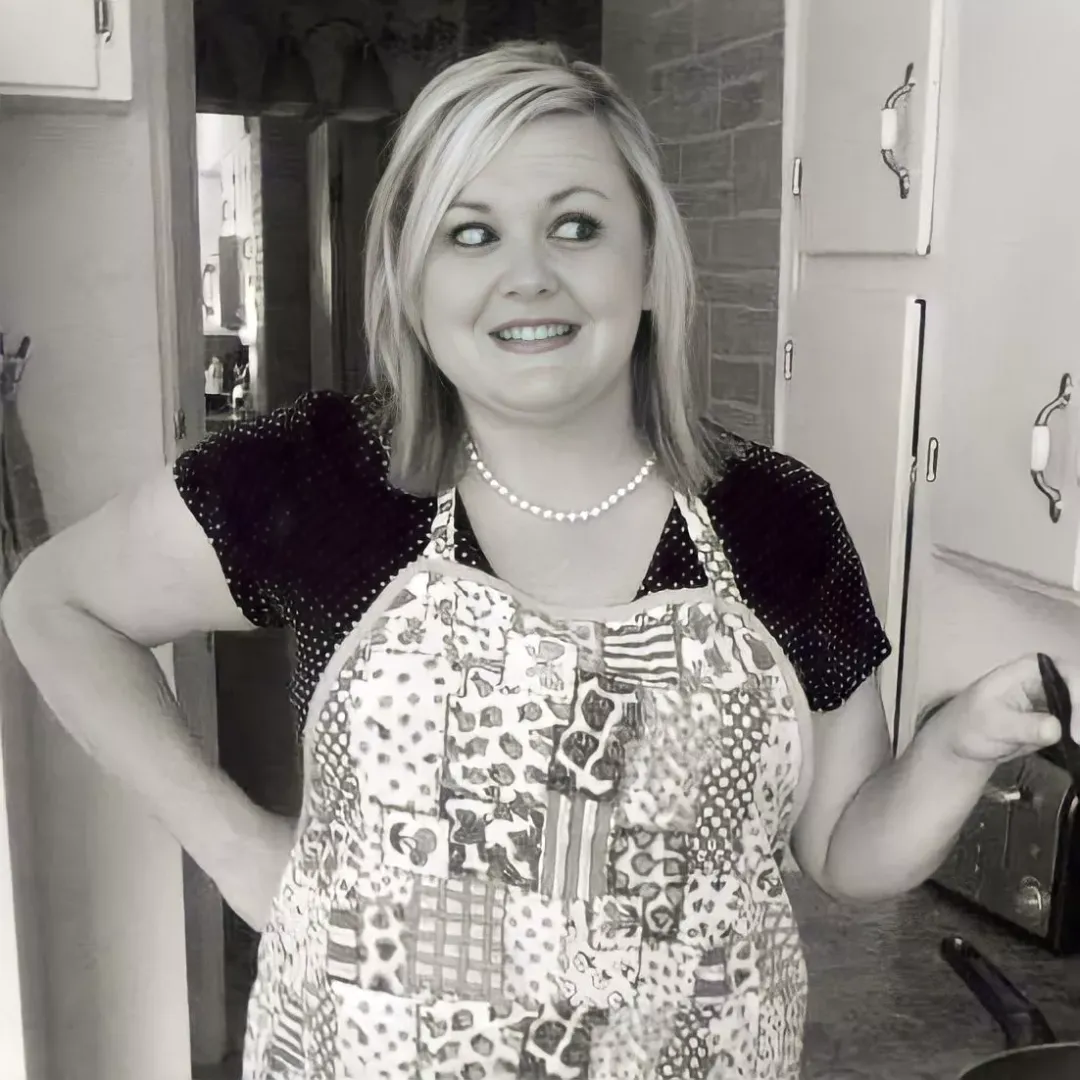 I'm the type that will cook you dinner then suck your dick 🤪