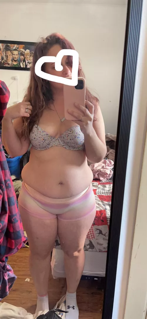 Mom of 4, still think I’m fuckable? 😈🥵