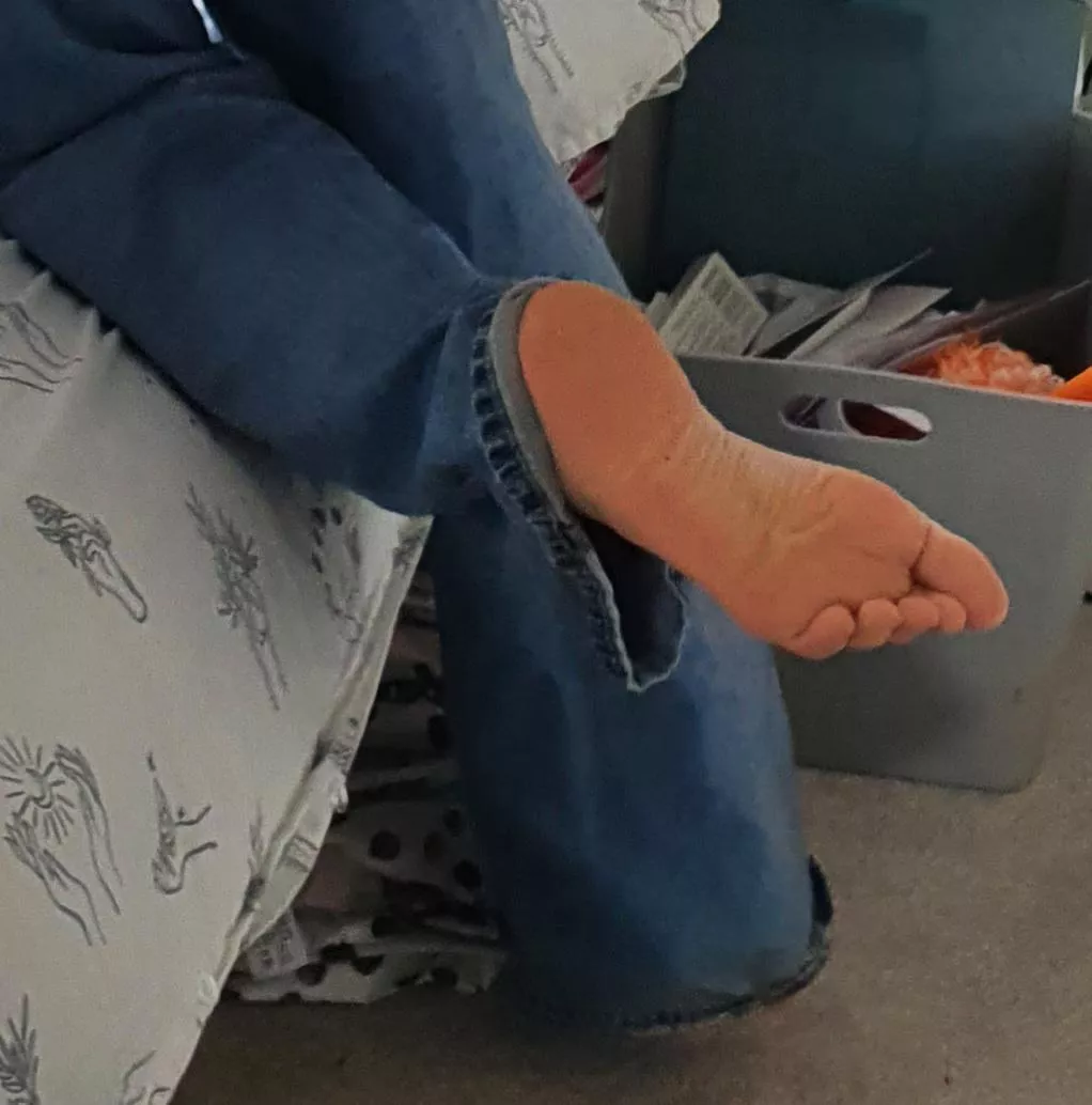 Mummy is alone at home, DM ME😈💜