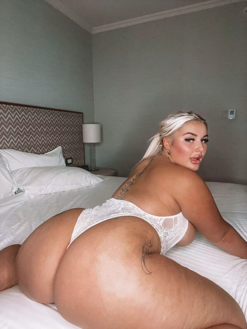 My ass is soo hungry hehe😇