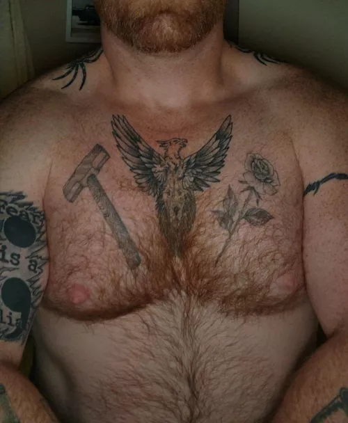 Some ginger chest hair to start your Saturday morning.