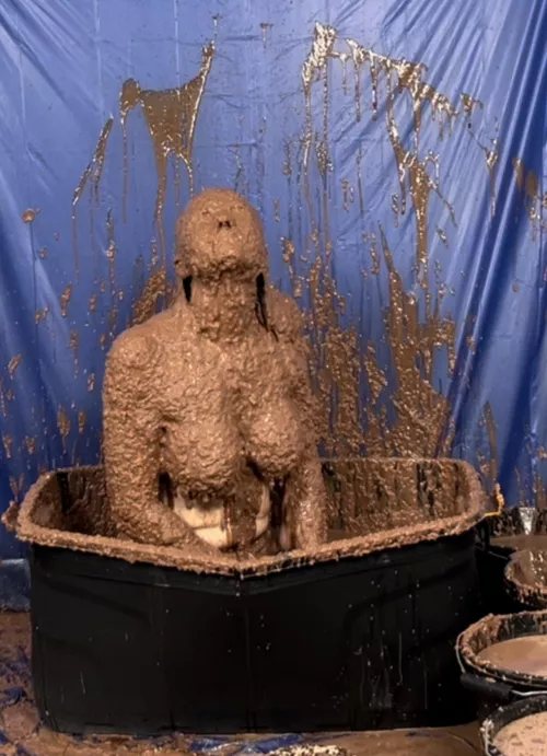 Who wants to come join me in this bath tub as gallons and gallons of slop is poured over us until we can bathe together in the mess?? Xx