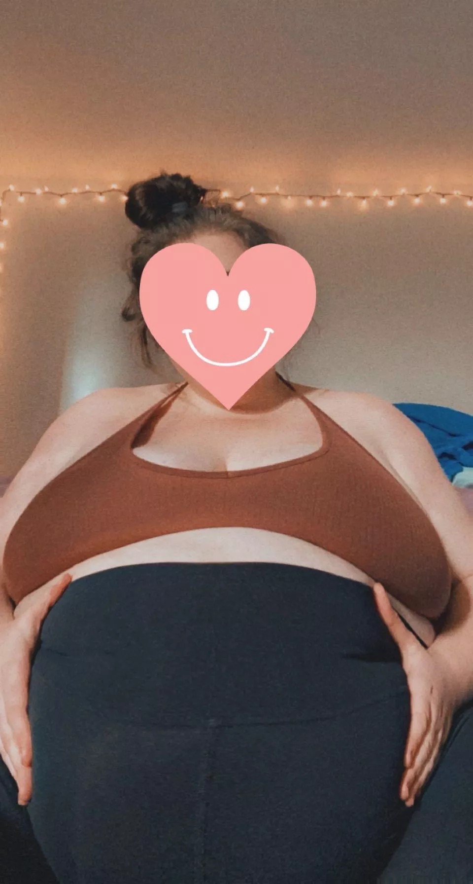 5’3 with twins 😇