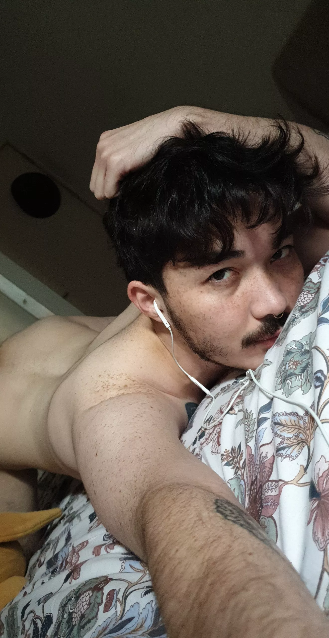 anyone on psn or switch ?☺