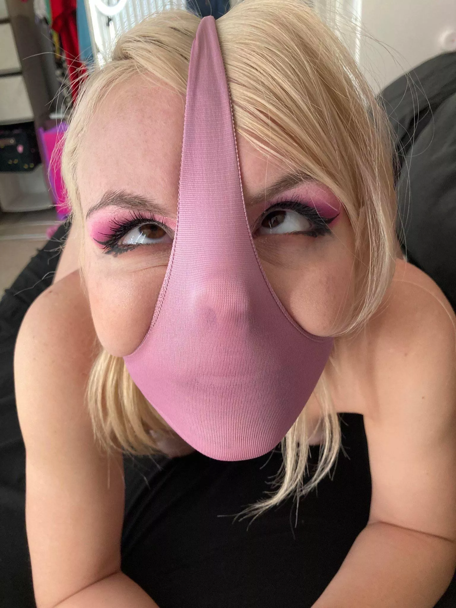 Does anyone know the name of the actress in this photo? Thanks! Does anyone know the name of the actress in this photo? Thanks!