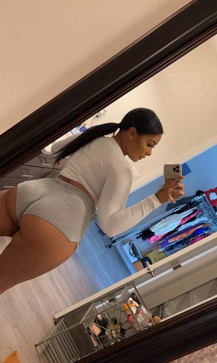 [F] How's your day going 💦👅