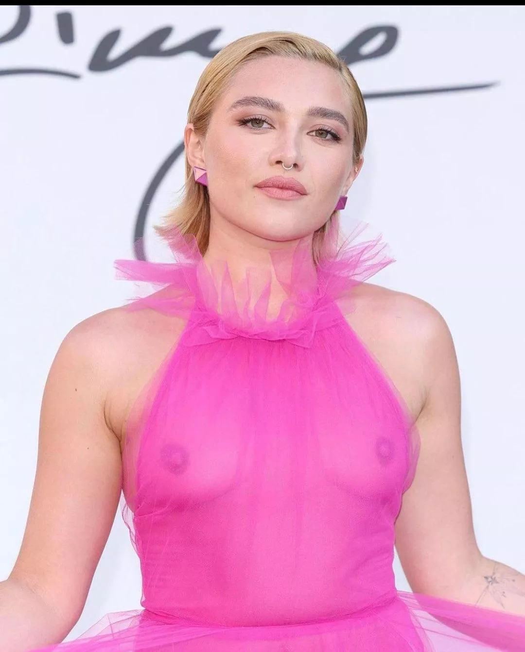 Florence Pugh has me hard asf rn…