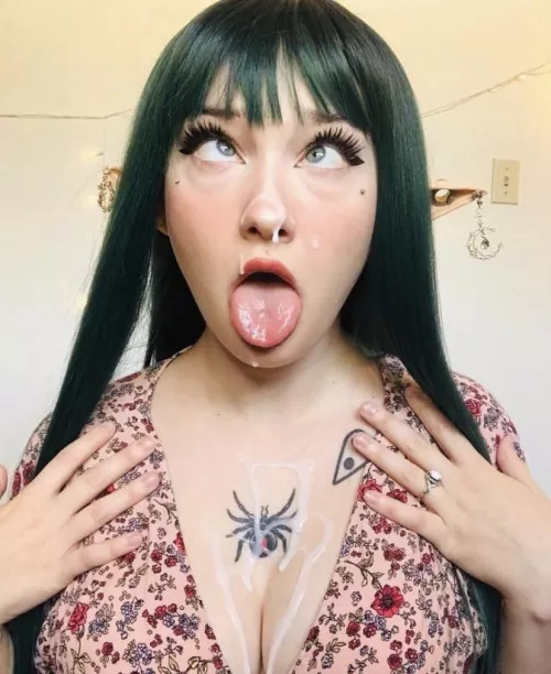 Follow r/AhegaoCumshot