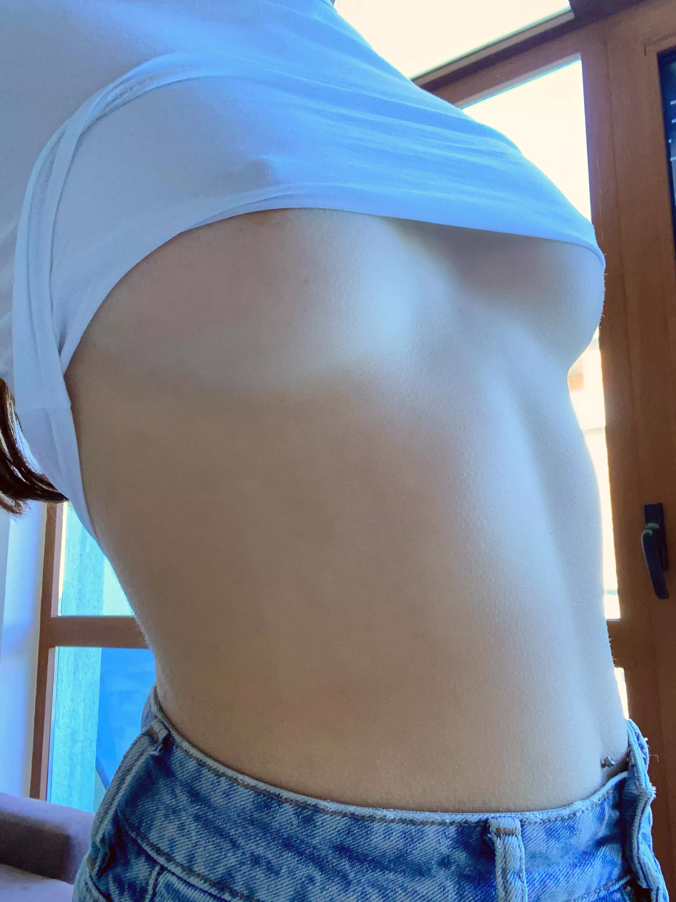 my nipples stick out through my t-shirt and want you to eat them 😳