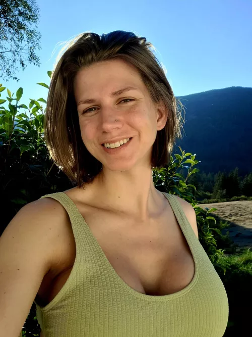 Nature loving big bosomed M ILF ready to help you explode 😏 💦