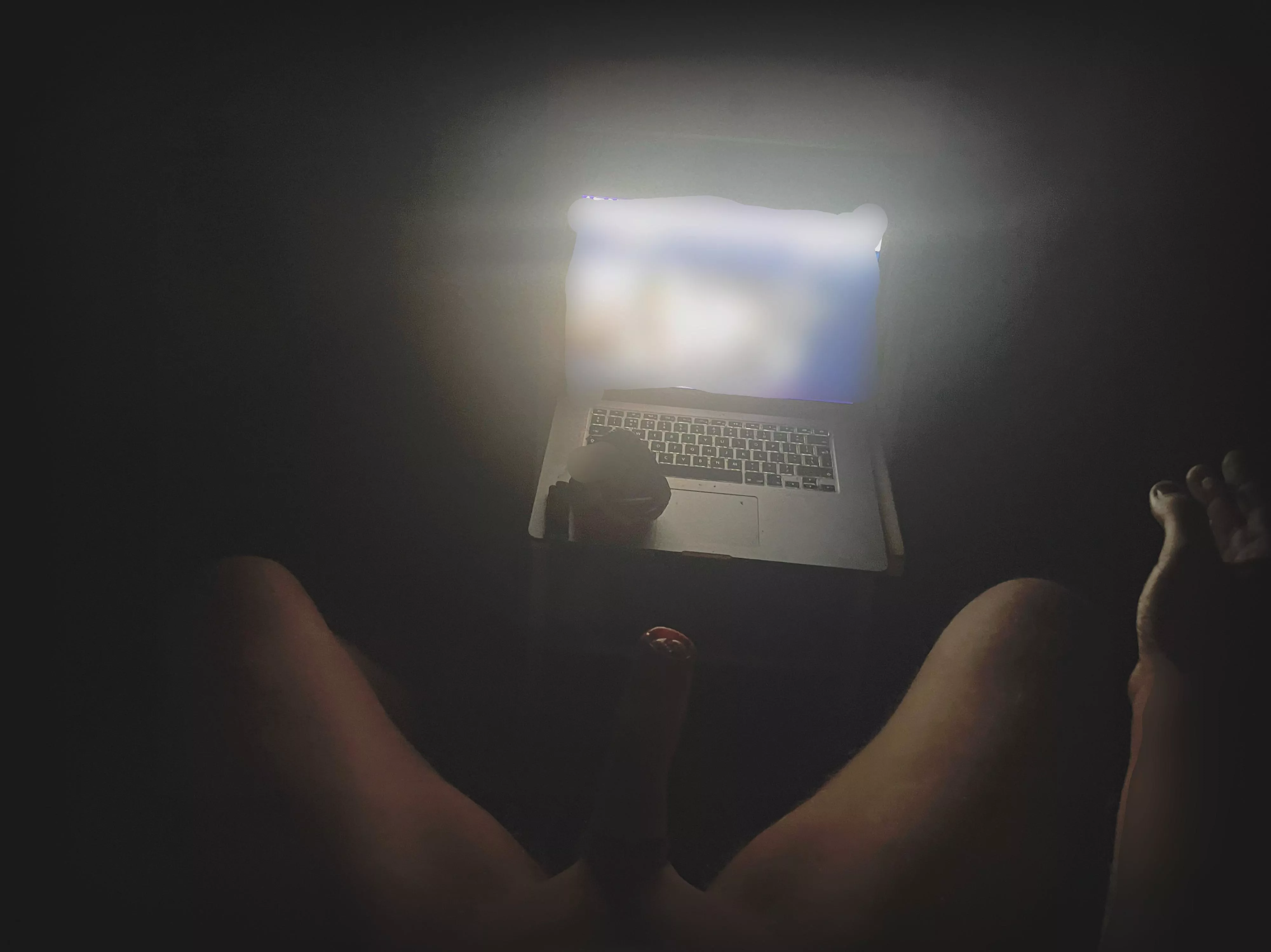 Post-Pump cock ring session with Ball extender (not visible in the picture). Really like the sensation of both combined after a Bathmate session. Seems to prolong the pump, which is a good thing I guess ✌🏻💪🏻🤘🏻