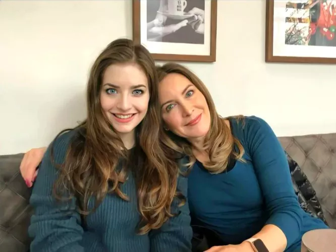 Rank this incredible mother&daughter duo(mom is 37, daughter is 18)👍