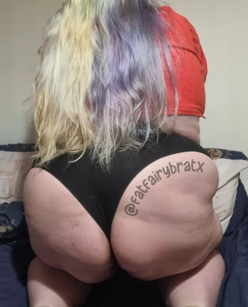 Don't lie, do you like my big butt?🍑