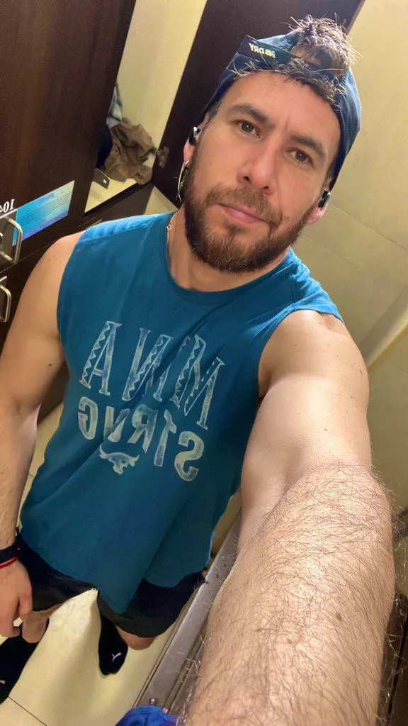 hey guys, how are you? end of training for today, now to eat 😜