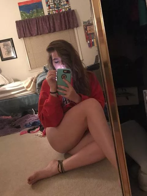 horny and wanting to show myself off.. who can cum to me on kik? 🥺 please @hotwifeeme