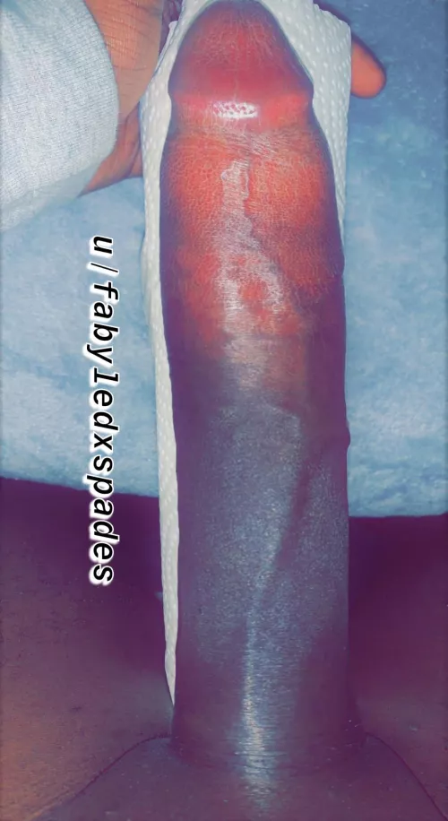 I couldn’t really do the TP roll challenge so I used a full paper towel roll instead 😳🍆🖤