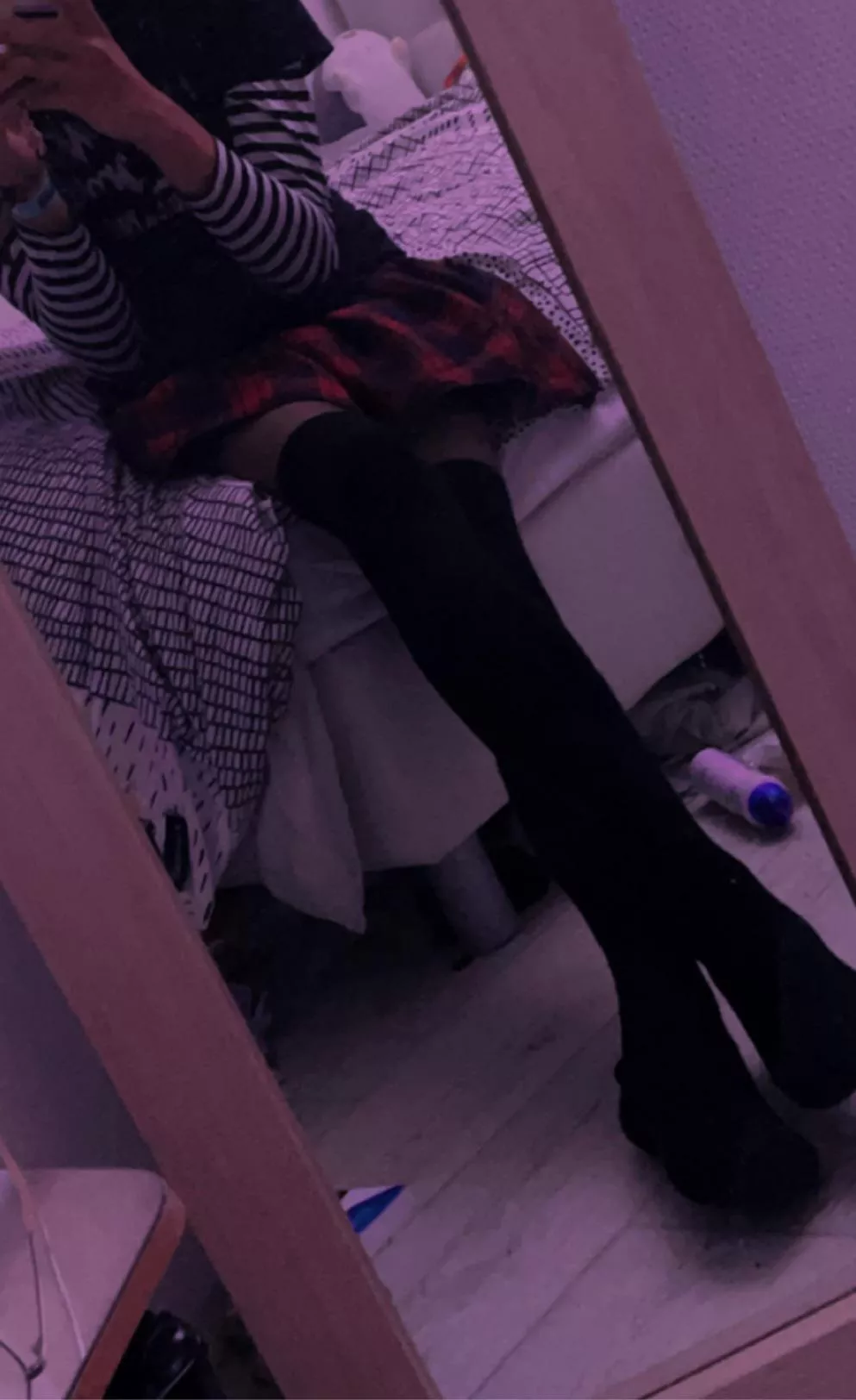 I wish I had thicker thighs😔