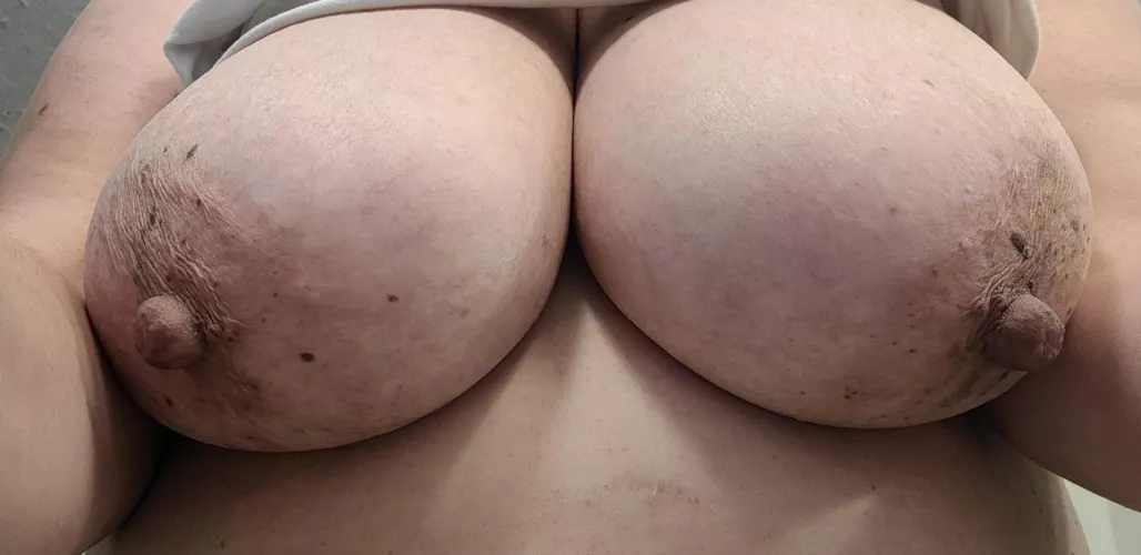 My nipples are hard and no one is here to suck on them 🥺
