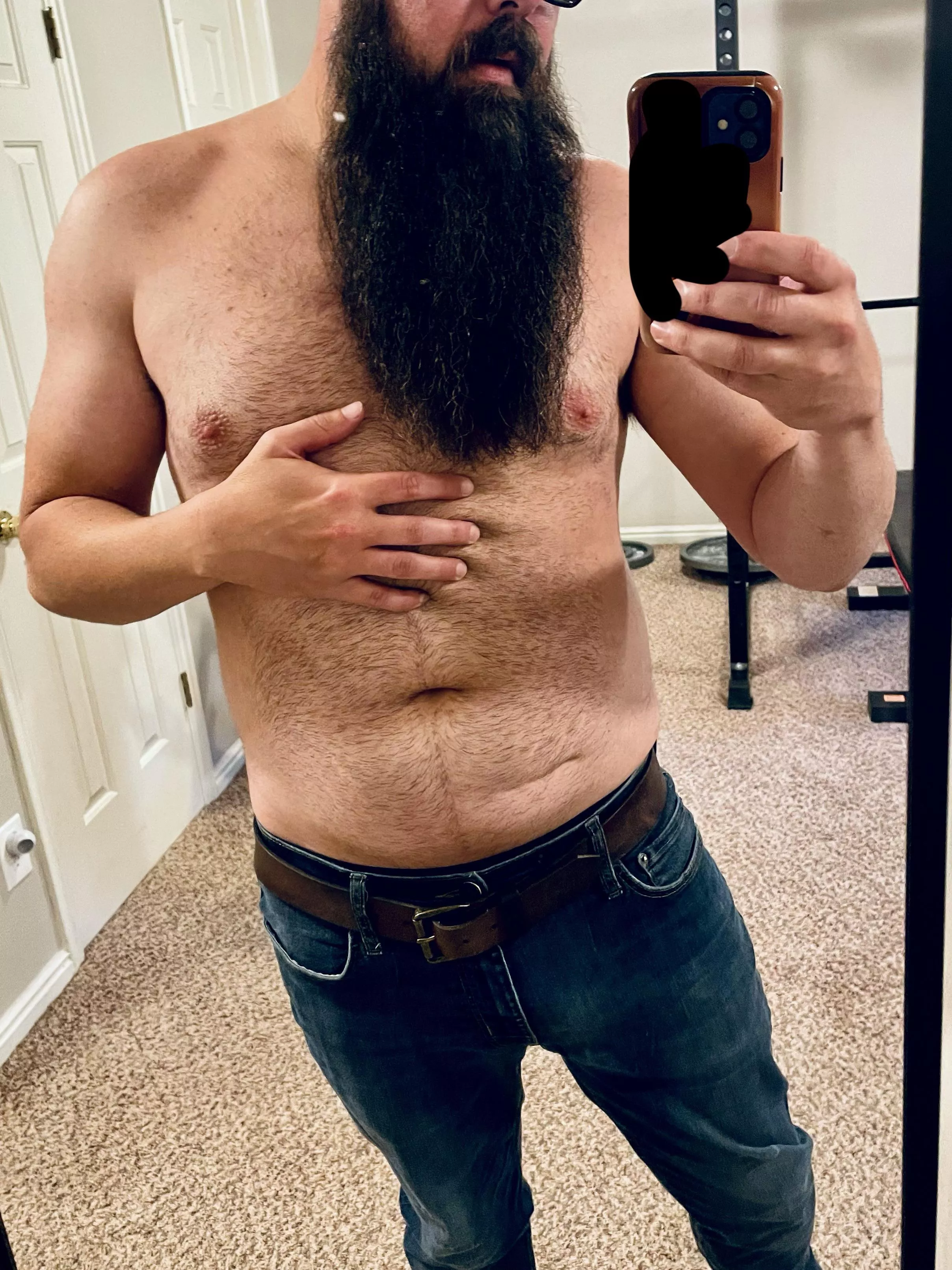 My secret? I like to lift heavy 3x per week, resting about 24 months between sets 💪 My secret? I like to lift heavy 3x per week, resting about 24 months between sets 💪
